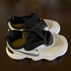 Brand new Nike Run sneakers